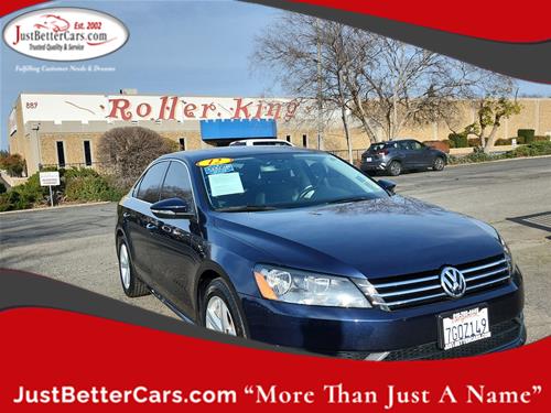 2012 Volkswagen Passat SE w/Sunroof & Nav